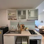 1 Bed 1 Bath - Serviced Apartment Near City Center With Rooftop Pool And Gym